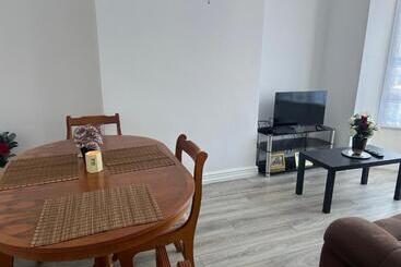 پانسیون The Coral Guest House 1 Fratton Park Portsmouth