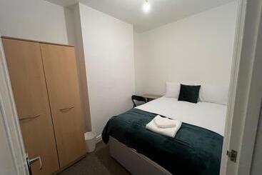 پانسیون The Coral Guest House 1 Fratton Park Portsmouth
