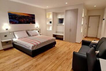 پانسیون The Inga Rooms Marina