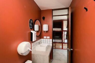 پانسیون Viajero Huacachina Hostel