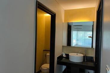 โรงแรม ดิ โอวาเล่ย์ [the O Valley Boutique Hotel]