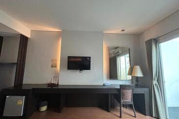 โรงแรม ดิ โอวาเล่ย์ [the O Valley Boutique Hotel]