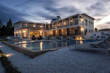 Dionis Boutique Hotel & Spa