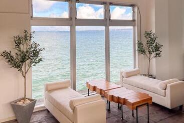 Golden Sun Beach Hotel   Vacation Stay 27721v