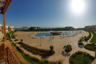 호텔 Azal Lagoons Resort Abu Simbel