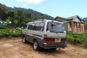 هتل Buhoma Community Haven Lodge