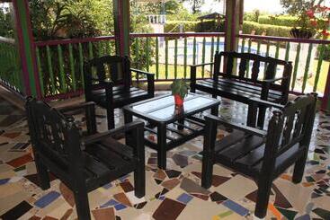 هتل Finca Villa Yuliana