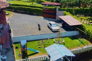 هتل Finca Villa Yuliana