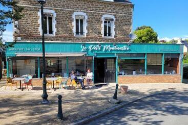 هتل Le Petit Montmartre