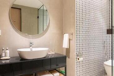 هتل Nivasana Manali   A Luxury Boutique