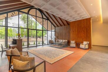 هتل Nivasana Manali   A Luxury Boutique