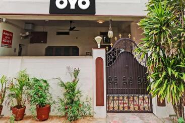 ホテル Oyo Flagship Akshaya Villa