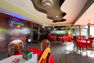هتل & Restaurante El Principe