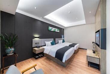 هتل Thank Inn Plus Chaozhou Caitang Lotus