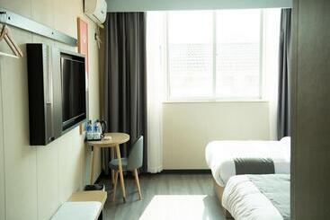 هتل Thank Inn Plus Nanchang Longhu Paradise Street