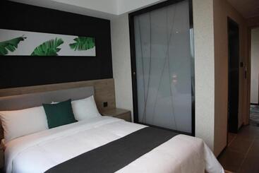 هتل Thank Inn Plus Yinchuan Dayue City