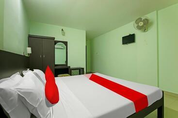 Oyo Flagship Hotel Cochin Paradise