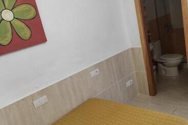 پانسیون Alojamientos Playa Centro Corralejo 18