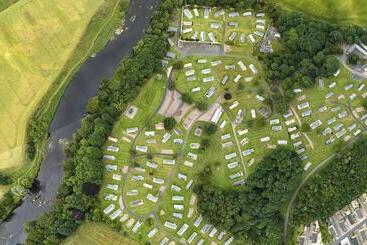 استراحتگاه Springwood Holiday Park