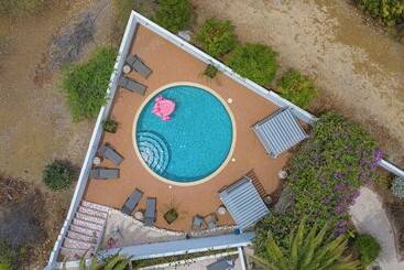 Saint Joris A Tiny Boutique Resort