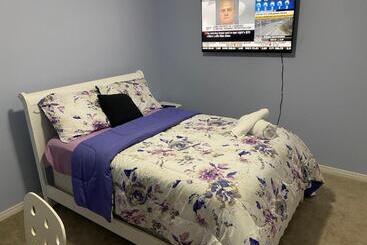تختخواب و صبحانه Spacious Private Room