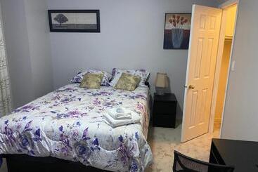 تختخواب و صبحانه Spacious Private Room