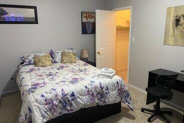 تختخواب و صبحانه Spacious Private Room