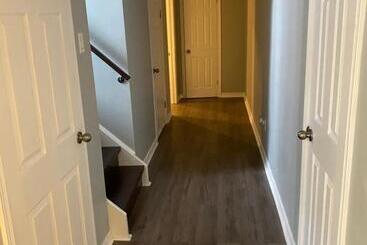 تختخواب و صبحانه Spacious Private Room