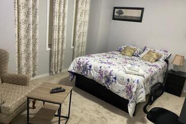 تختخواب و صبحانه Spacious Private Room