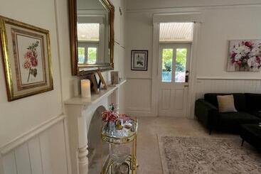 تختخواب و صبحانه Tanglewood House, Sheffield Tasmania