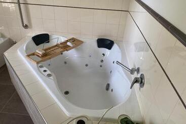 تختخواب و صبحانه Tanglewood House, Sheffield Tasmania