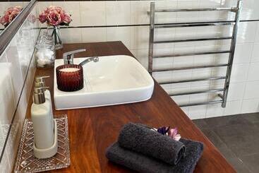 تختخواب و صبحانه Tanglewood House, Sheffield Tasmania
