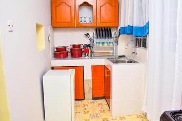تختخواب و صبحانه Tiamcy Homes