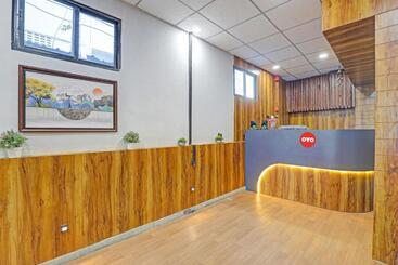 Collection O Hotel Dumas Rooms & Restaurant