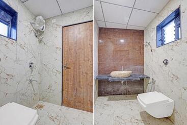 Collection O Hotel Dumas Rooms & Restaurant