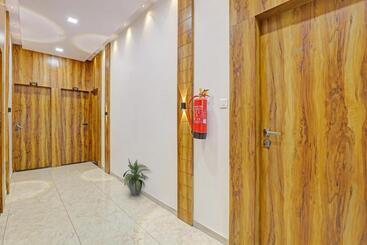 Collection O Hotel Dumas Rooms & Restaurant