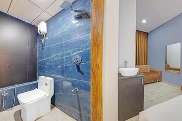 Collection O Hotel Dumas Rooms & Restaurant