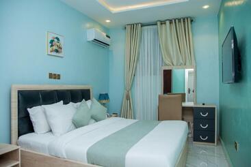 Daystar Luxury Homes And Suites Apartment