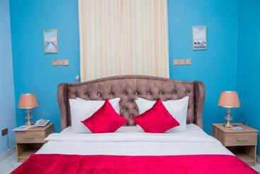 Daystar Luxury Homes And Suites Apartment