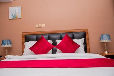 Daystar Luxury Homes And Suites Apartment