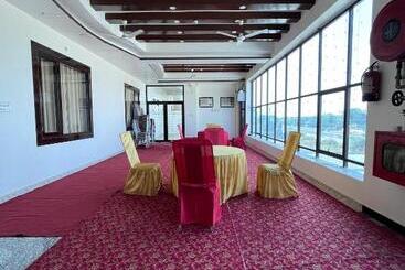 هتل Mangalam Grand