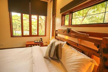 هتل Mbugwe Lodge