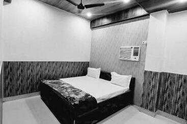 هتل Oyo Rajeswari Continental