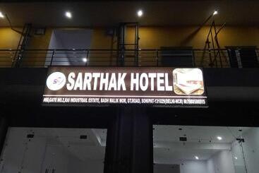 هتل Pop Sarthak