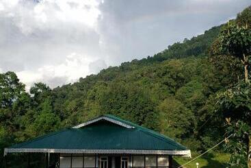 هتل The Nettle And Fern Farmstay