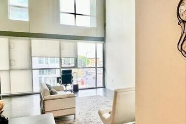 Luxury 2 Level Condo W/ Washer & Dryer