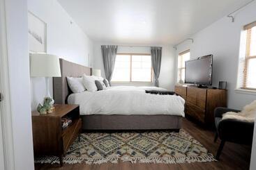 Modern Mountain Delight