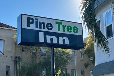 مُتل Pine Tree Inn