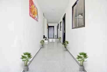 Oyo Flagship 70131 Hotel Alexa