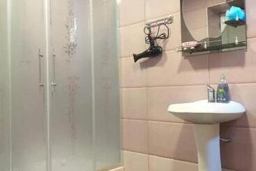 پانسیون Guest House Aisi
